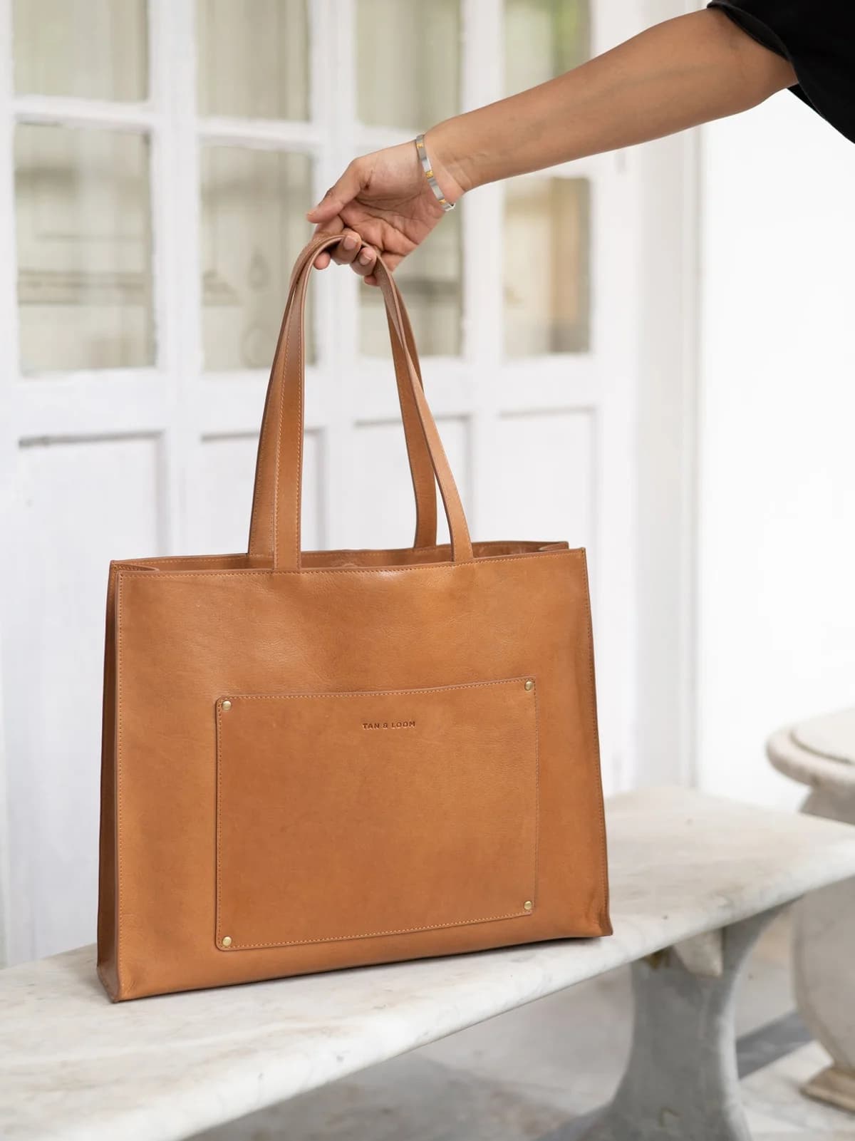 Artist's Tote (Tuscany Tan) thumbnail 2