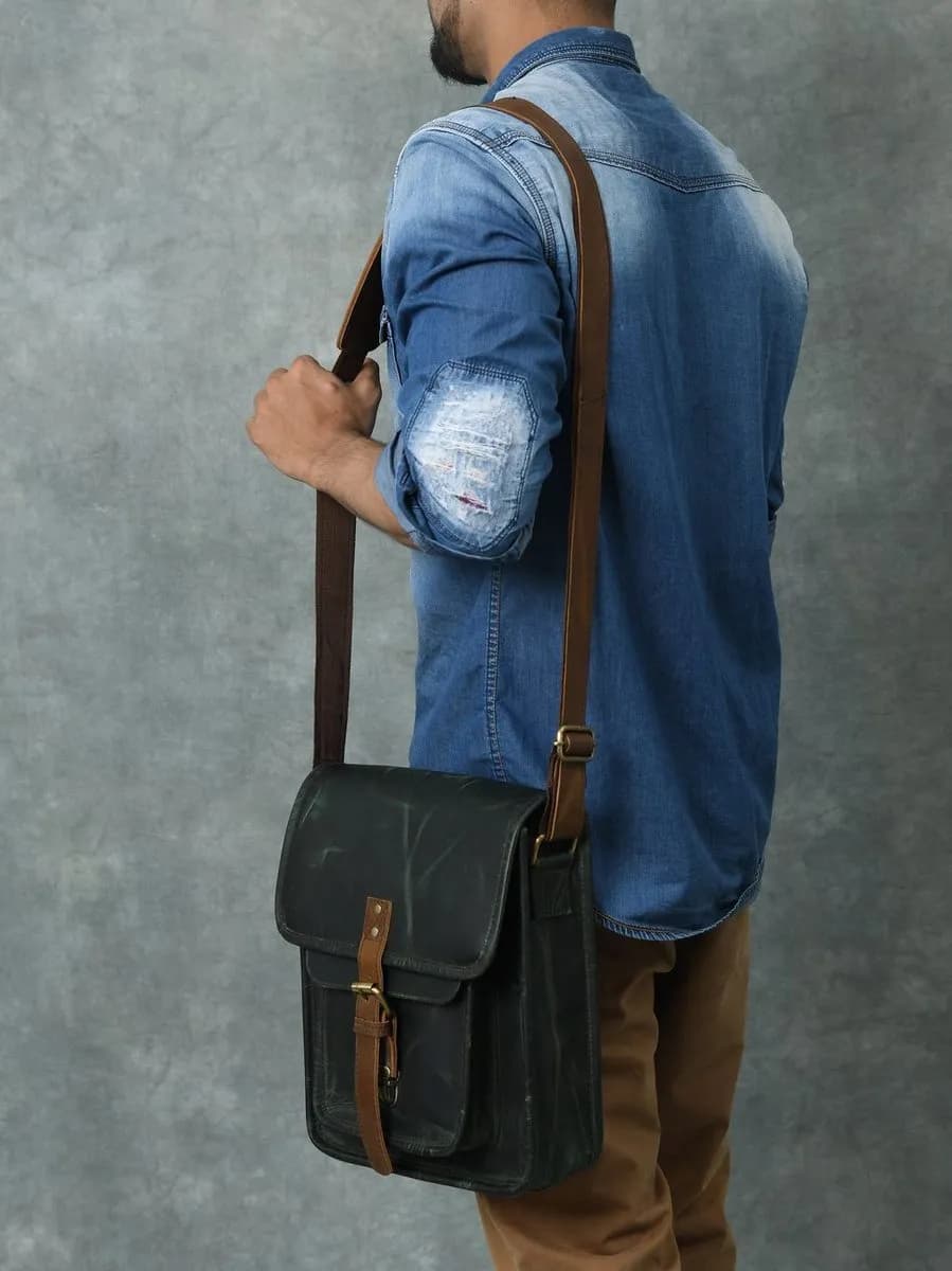 Daily Companion Messenger Bag thumbnail 7