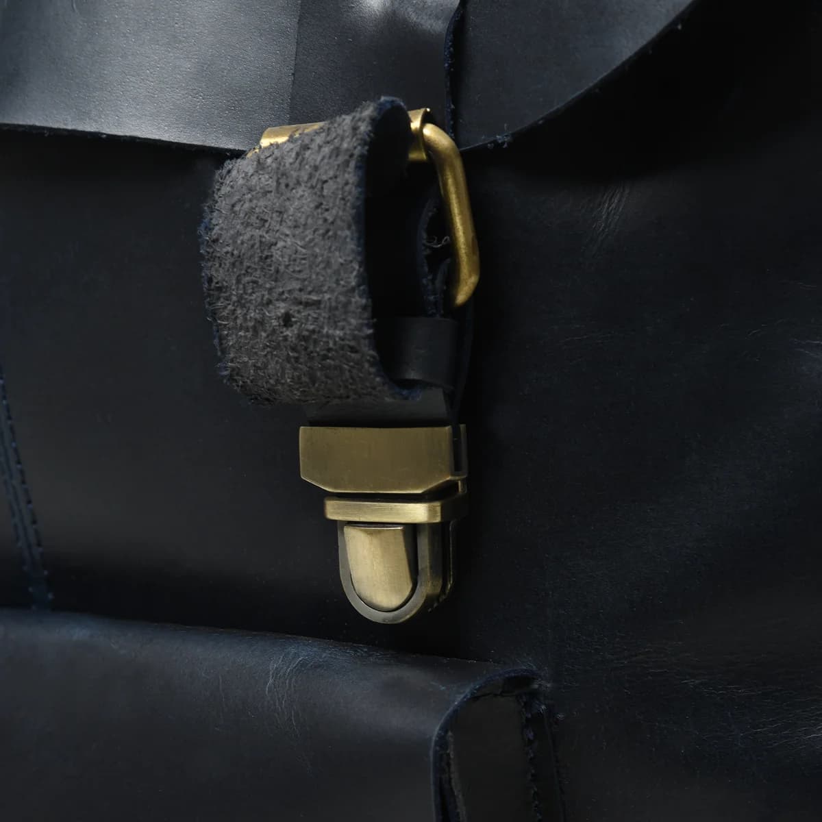 IndiFash buffalo leather Women backpack thumbnail 3