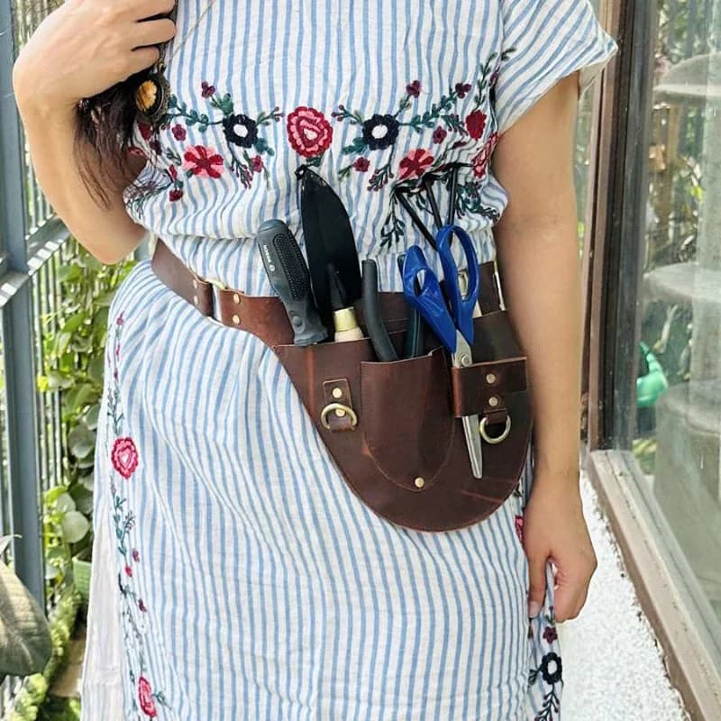 Leather Gardening Tool Belt thumbnail 9