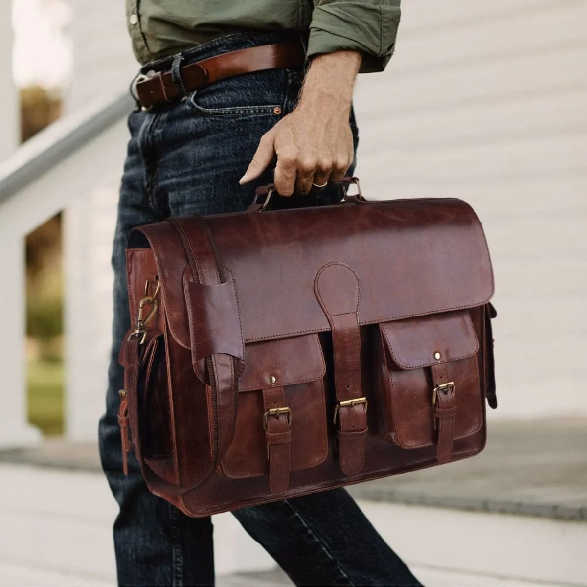 Deckard Distressed Messenger thumbnail 2