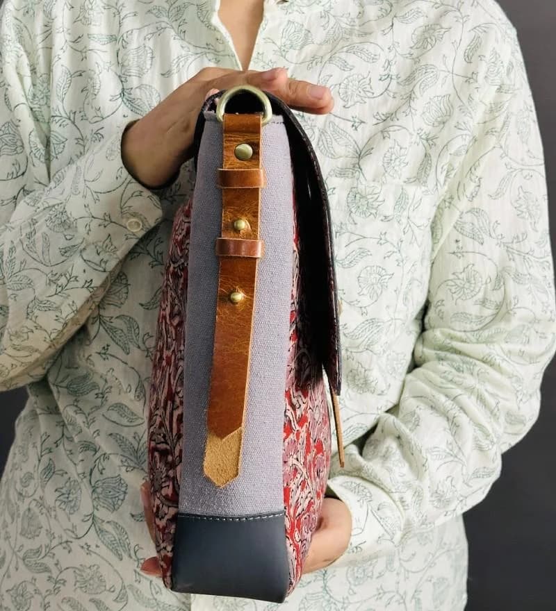 Rangreza Flap Sling Bag thumbnail 4