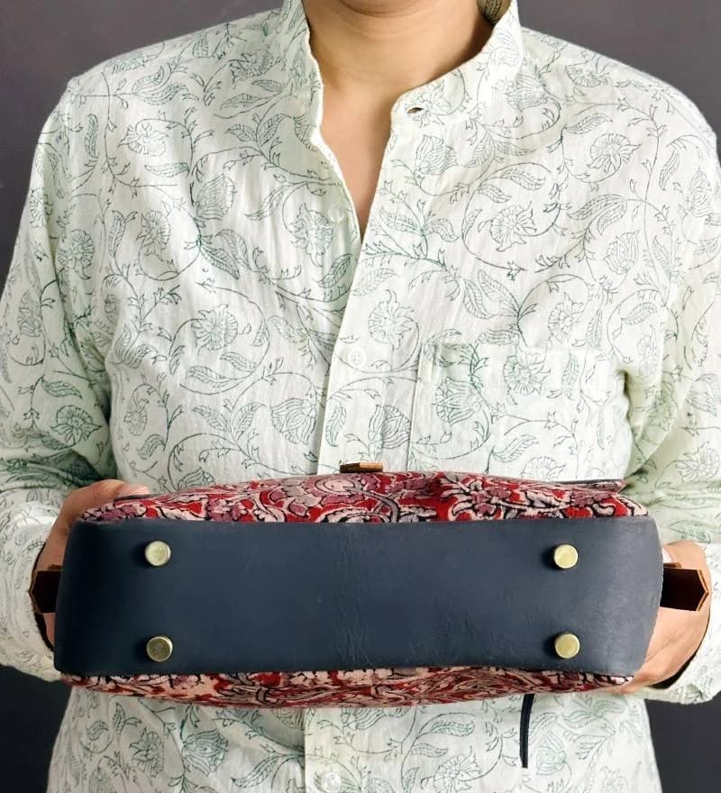 Rangreza Flap Sling Bag thumbnail 6