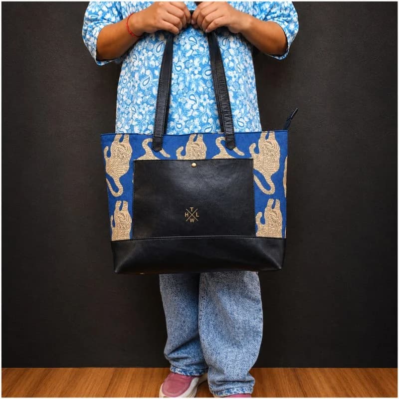 Safari Classic Tote thumbnail 9