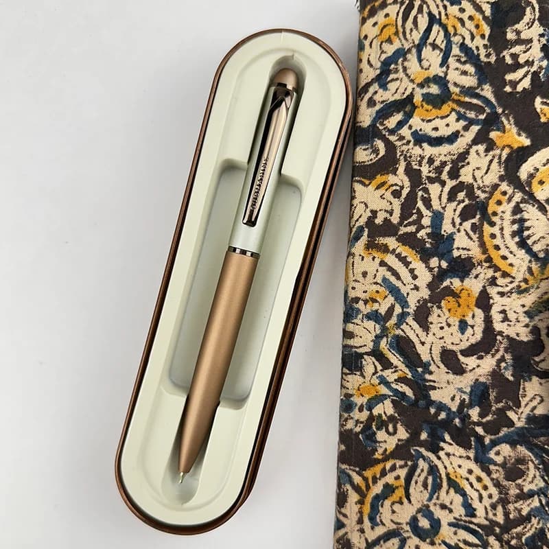 Signature Personalized Pen thumbnail 2