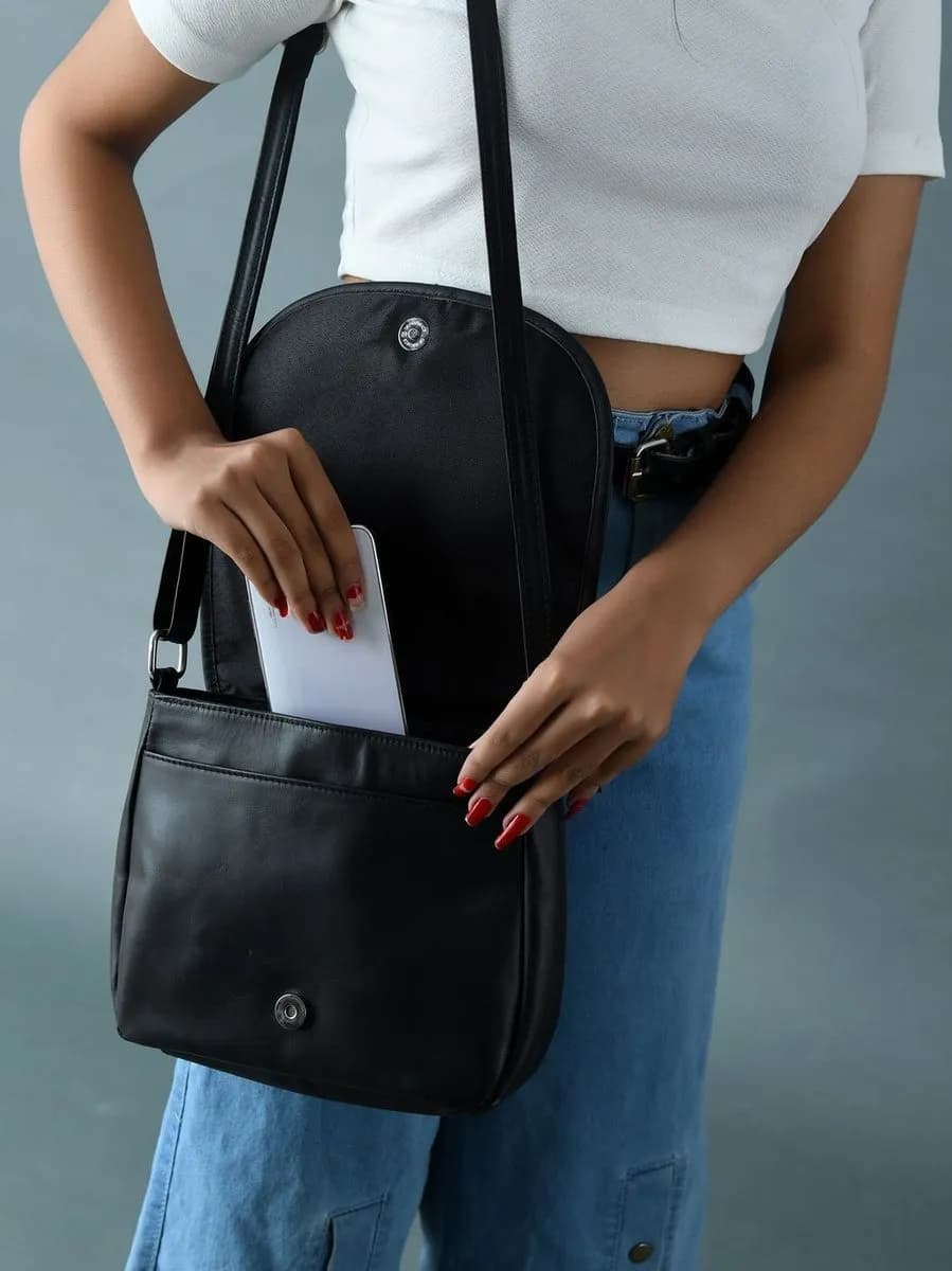 The Croco Satchel - Black thumbnail 9