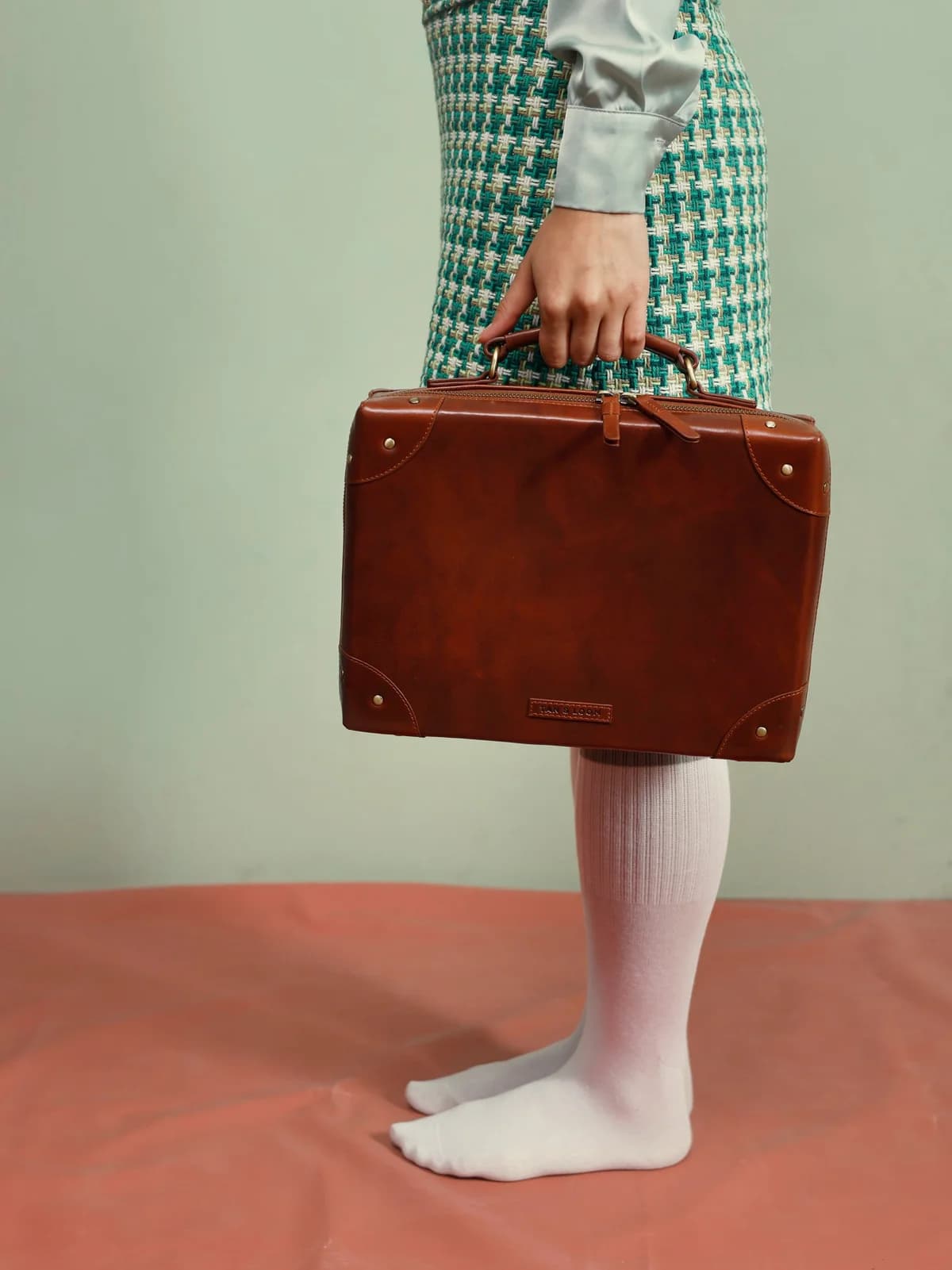 Traveller's Trunk Sling (Tuscany Tan) thumbnail 9