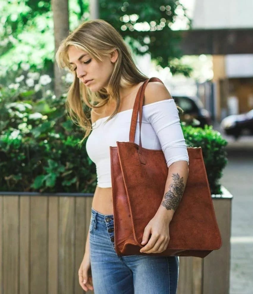 Shannon Leather Tote thumbnail 2
