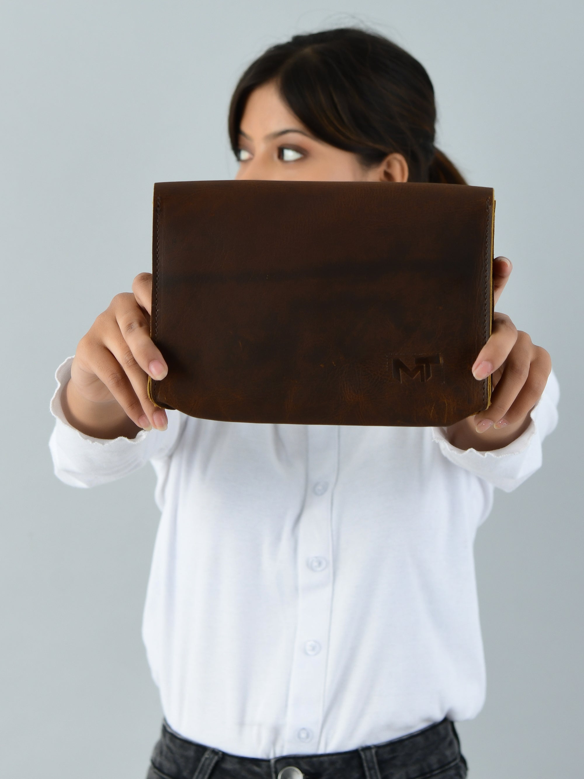 Chic Cocoa Leather Women's Clutch thumbnail 4