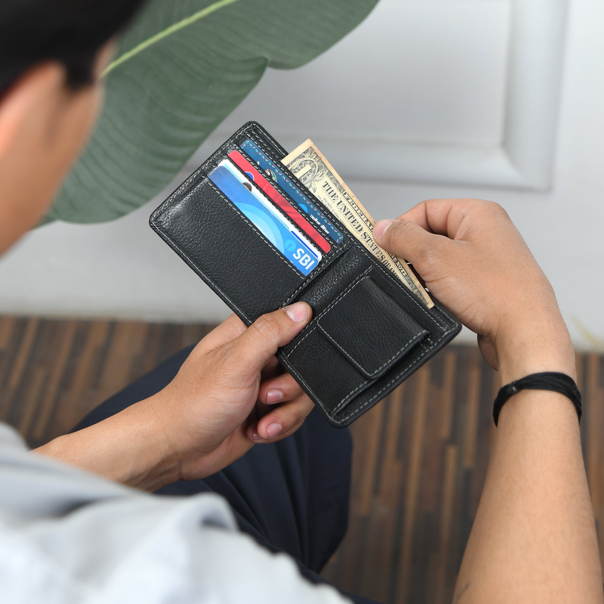 Classic Black Leather Wallet thumbnail 3