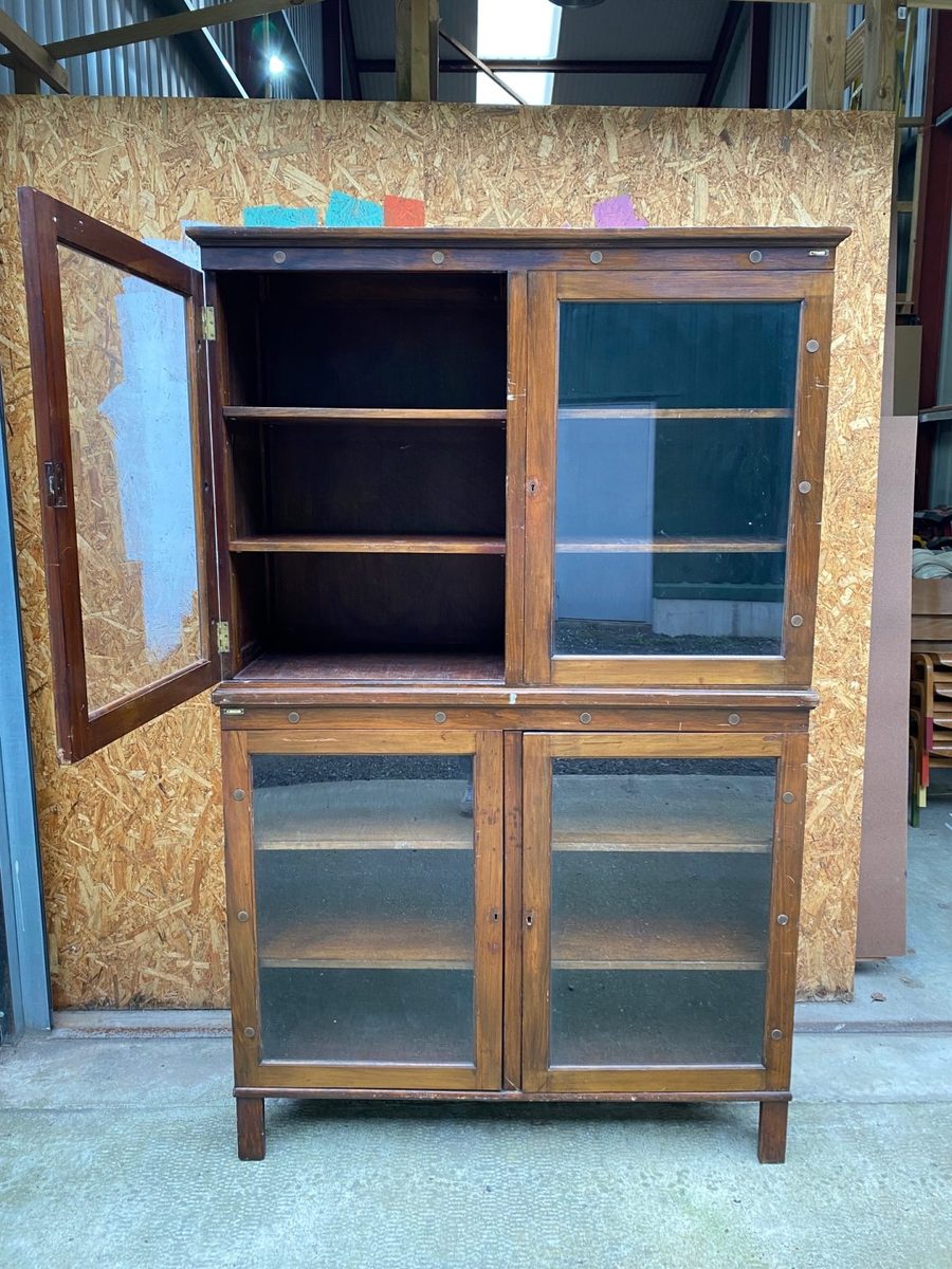 IndiFash Antique Wooden Double Glass Cabinet thumbnail 7