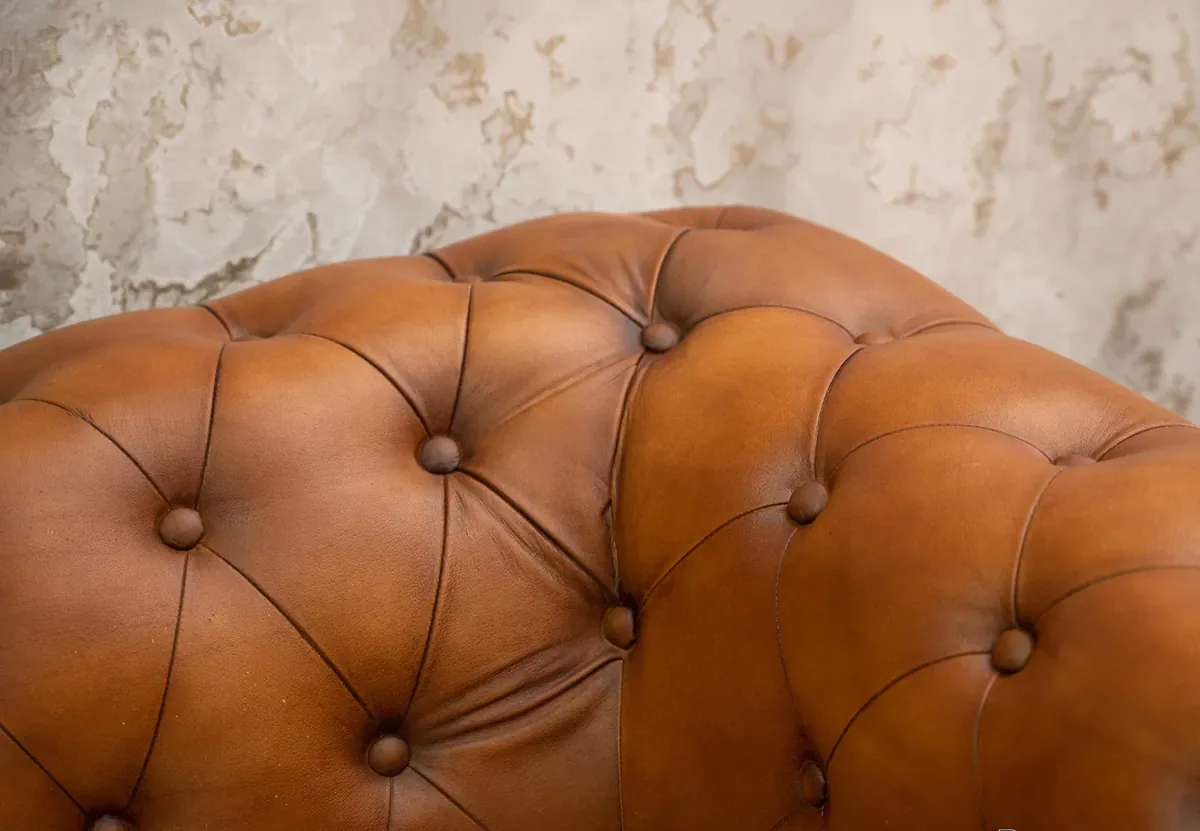 IndiFash Traditional Chesterfield 1 Seater (D-40 Foam) thumbnail 3