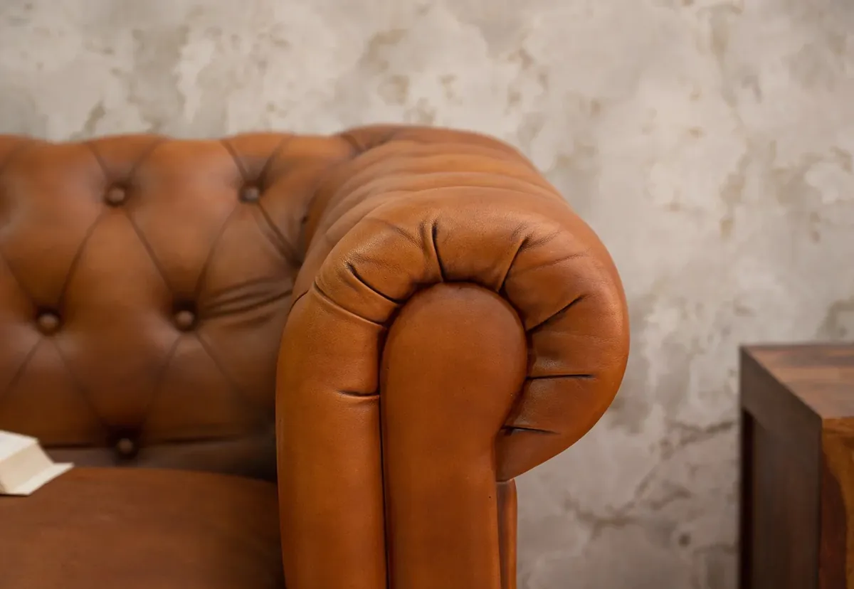 IndiFash Traditional Chesterfield 1 Seater (D-40 Foam) thumbnail 4