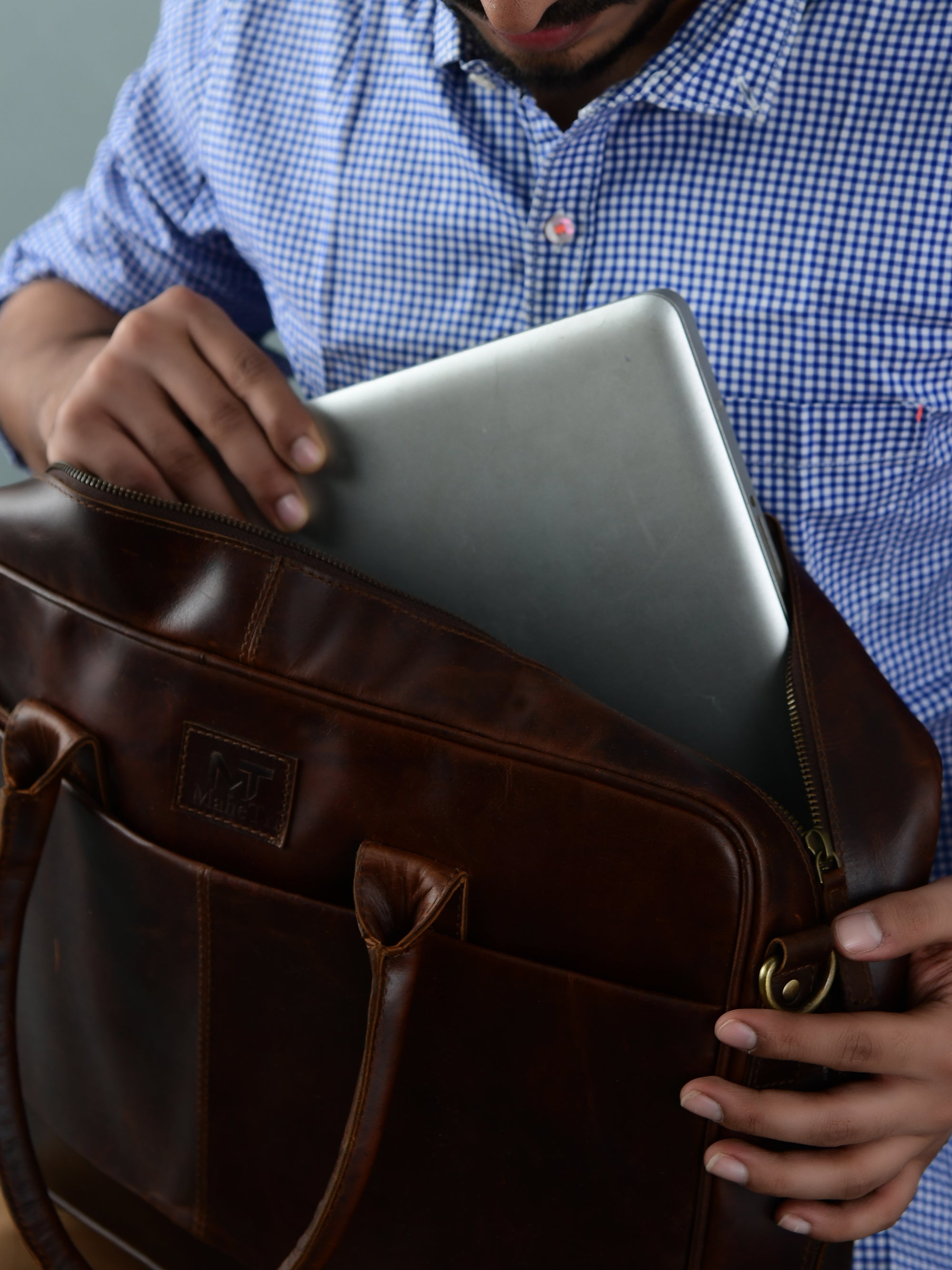 Crimson Contemporary Briefcase thumbnail 8