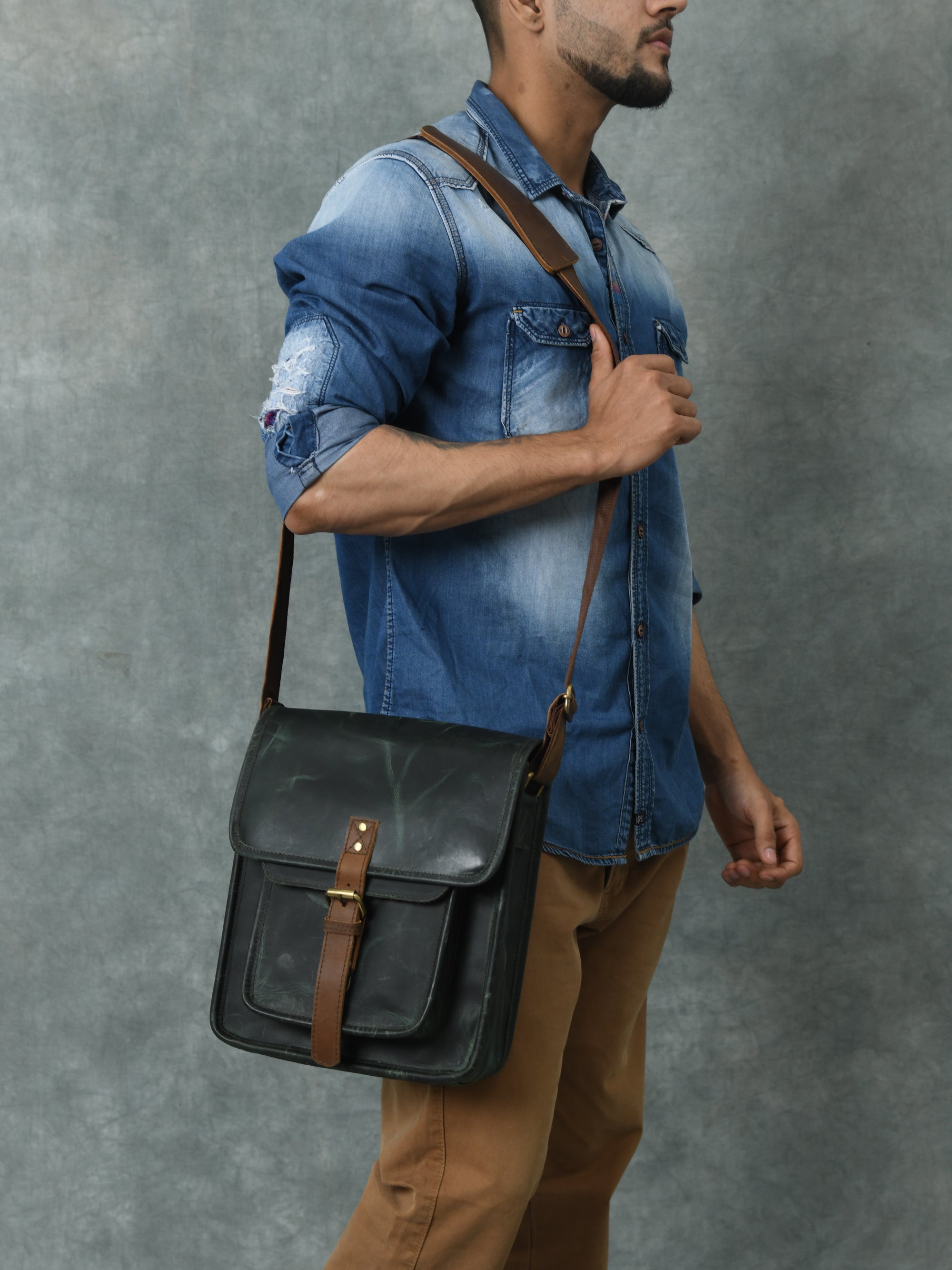 Daily Companion Messenger Bag thumbnail 2