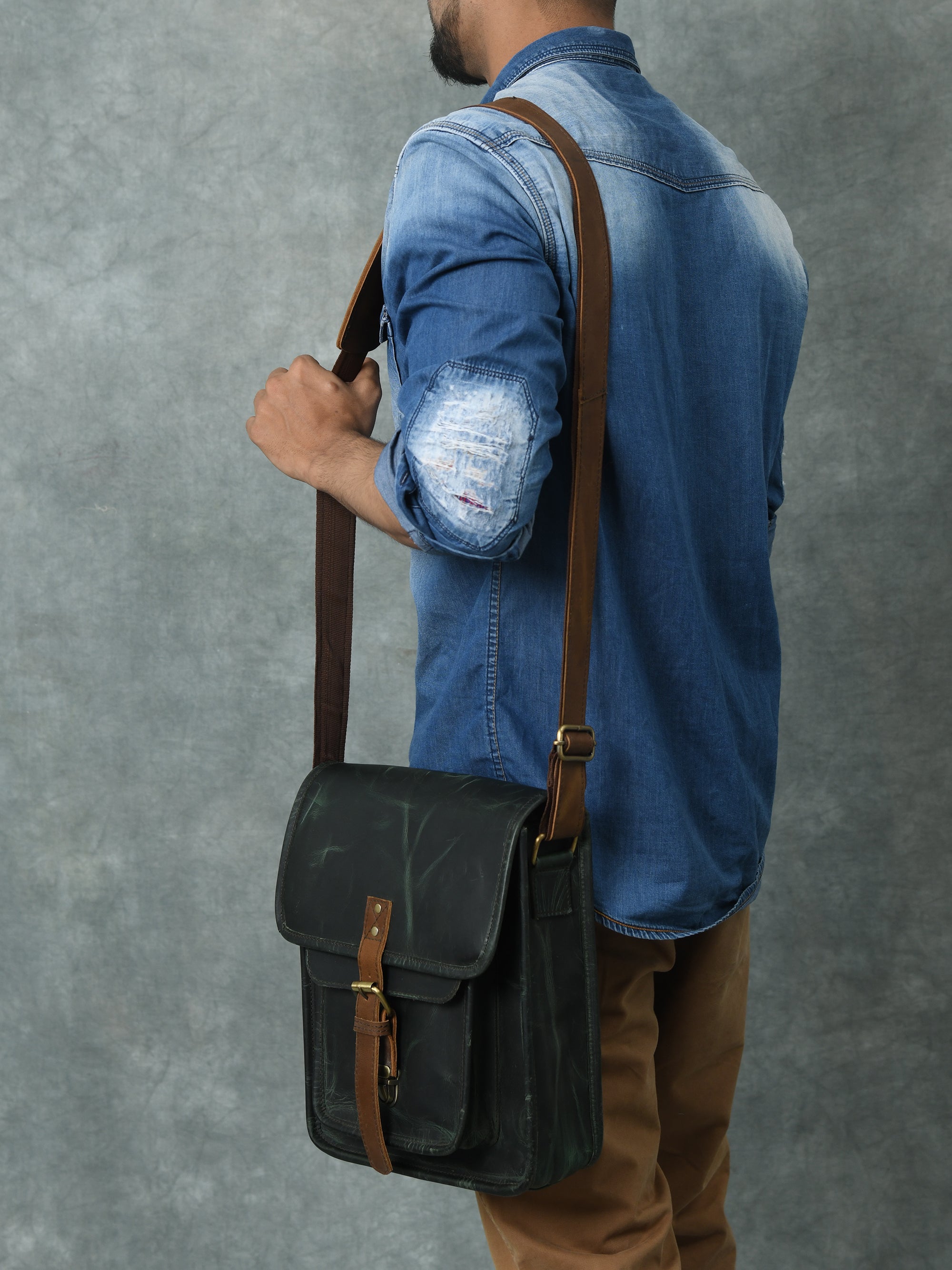 Daily Companion Messenger Bag thumbnail 7