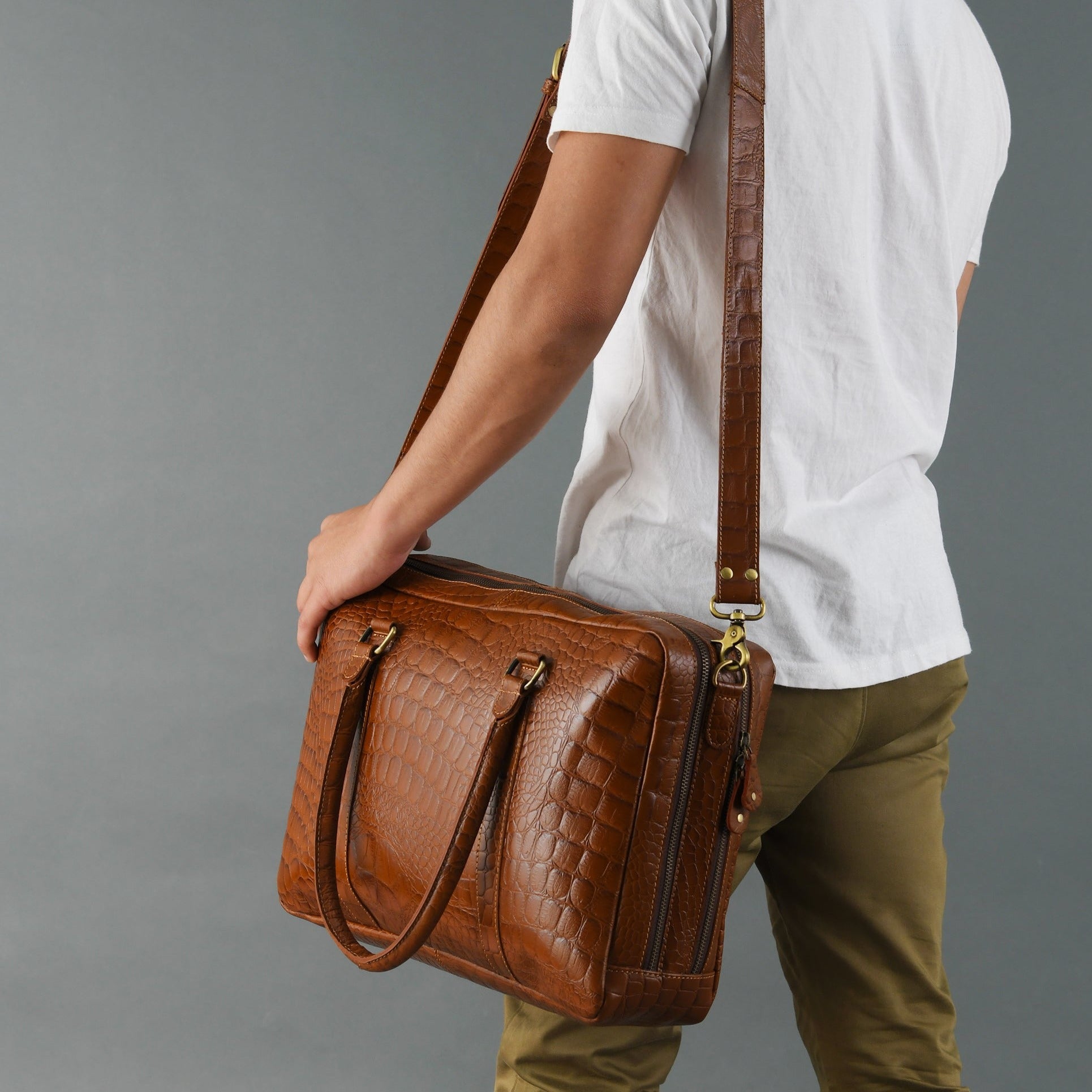 Easton Premium Buffalo Leather Laptop Office Briefcase thumbnail 4