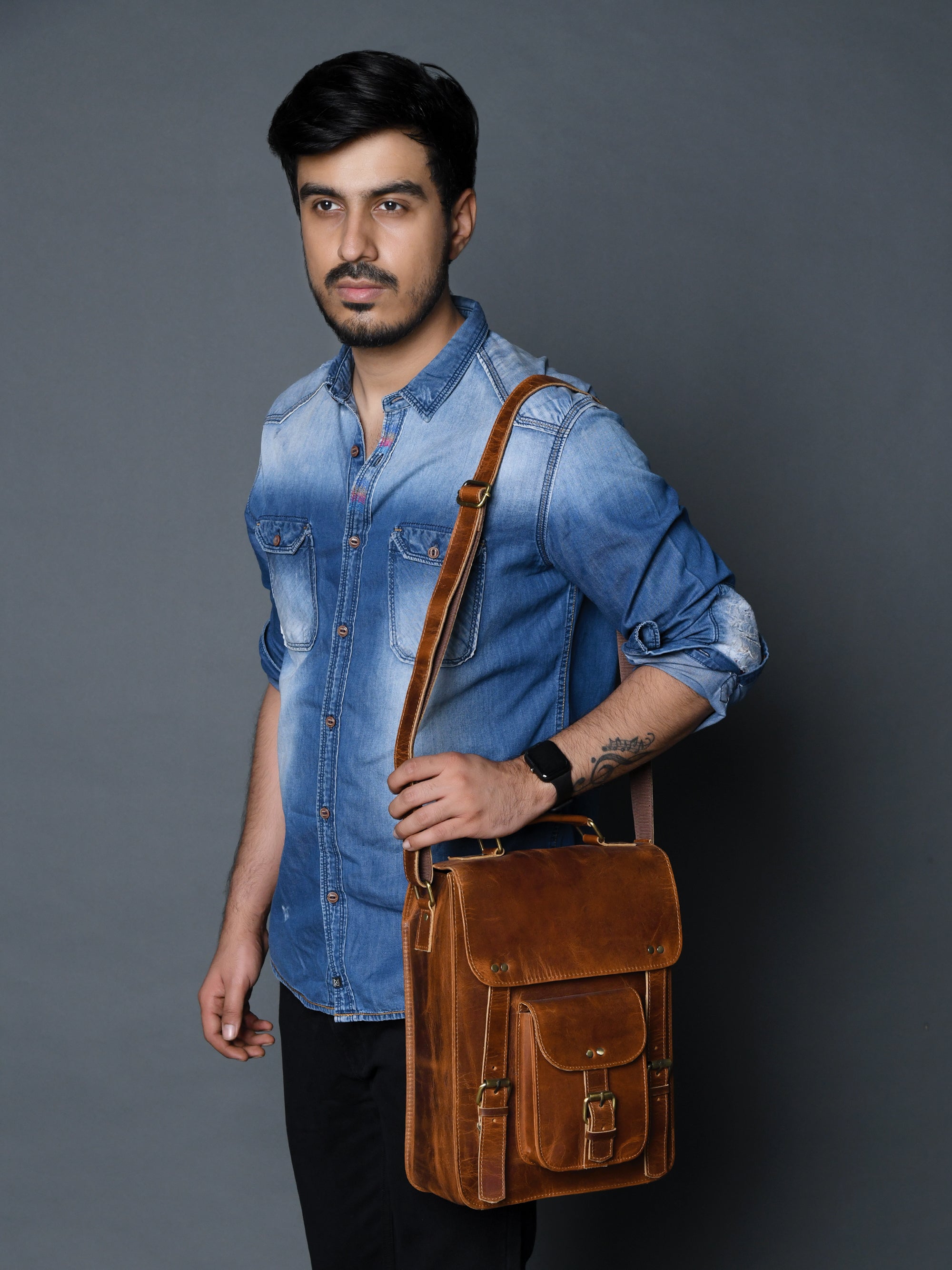 Front Pocket Daily Messenger Bag thumbnail 5