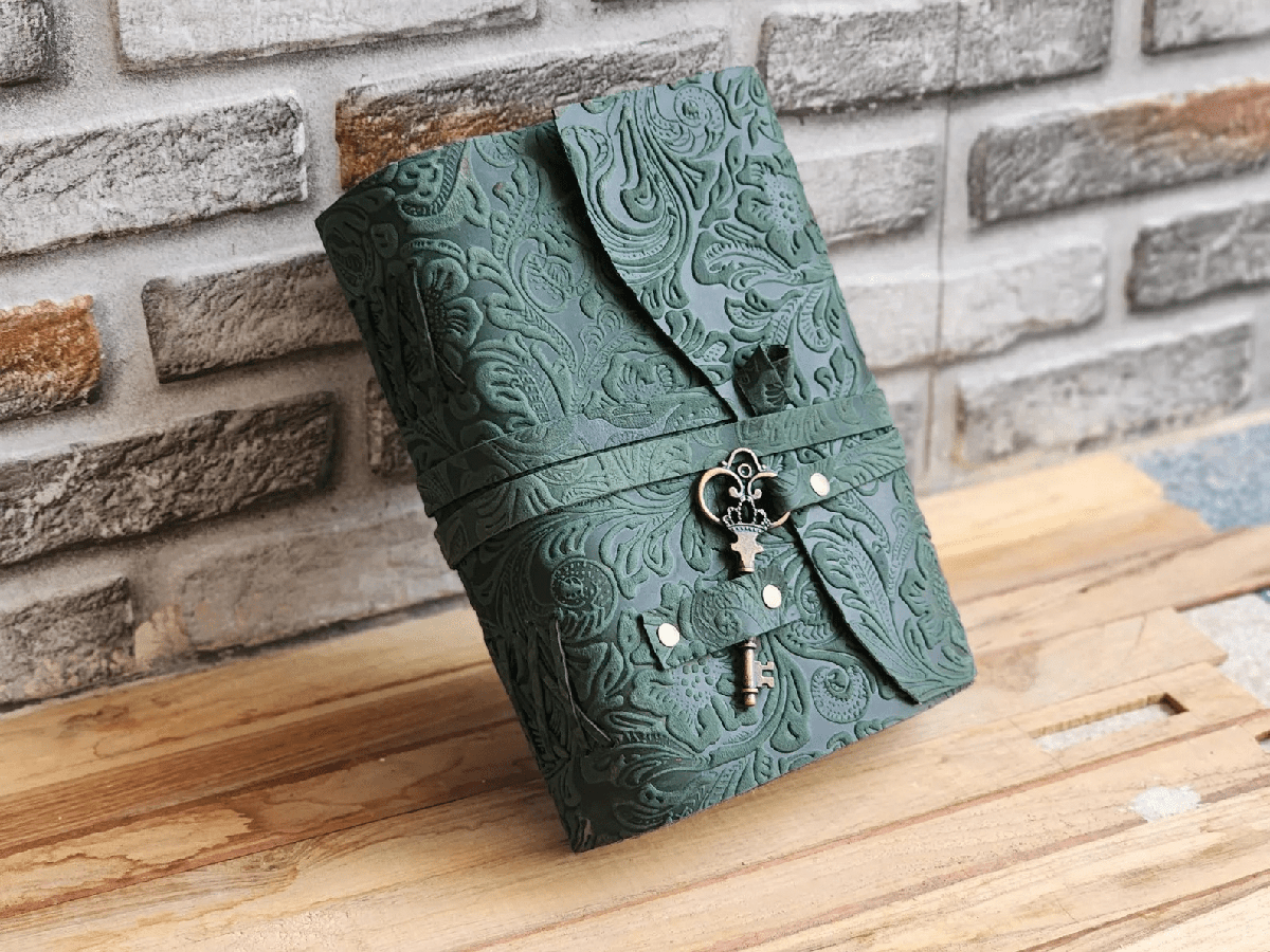Handcrafted Vintage Leather Diary with Lock & Key