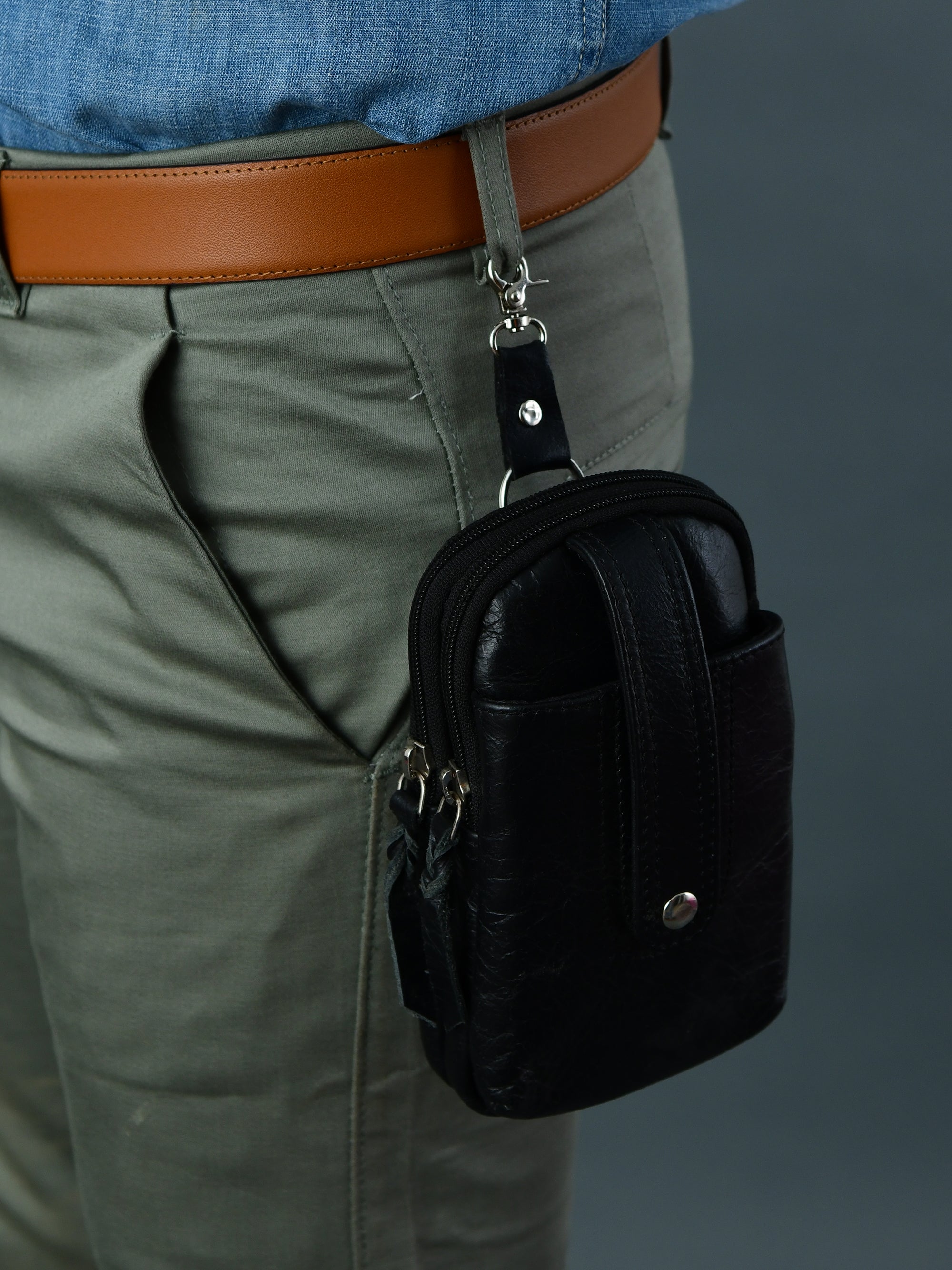 Jet-Set Organizer: Leather Phone Pouch thumbnail 20