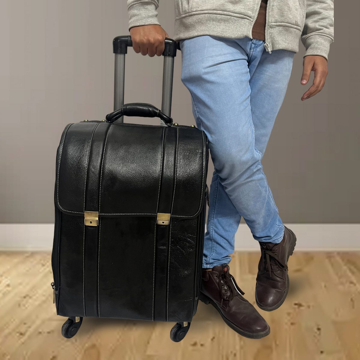 Leather Laguage Trolly Bag (Black) thumbnail 2