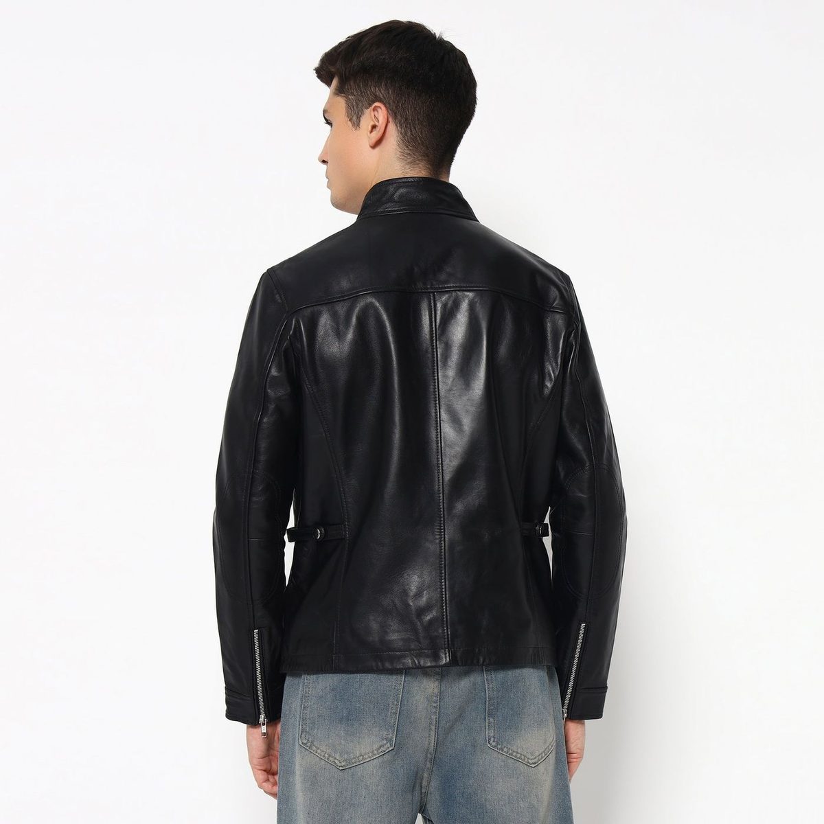 Men’S Sleek Black Leather Jacket thumbnail 5