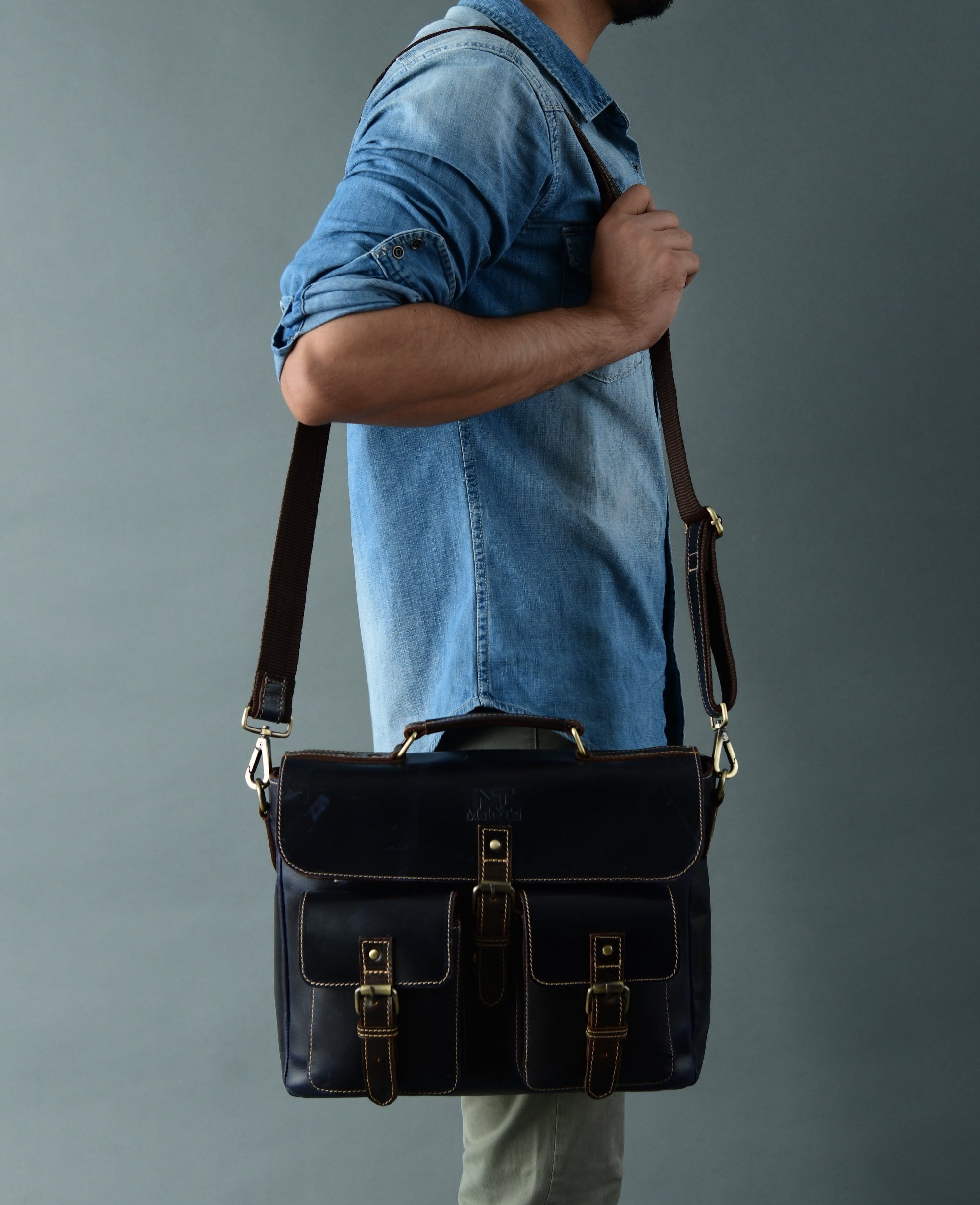 Panther Laptop Messenger Bag thumbnail 16