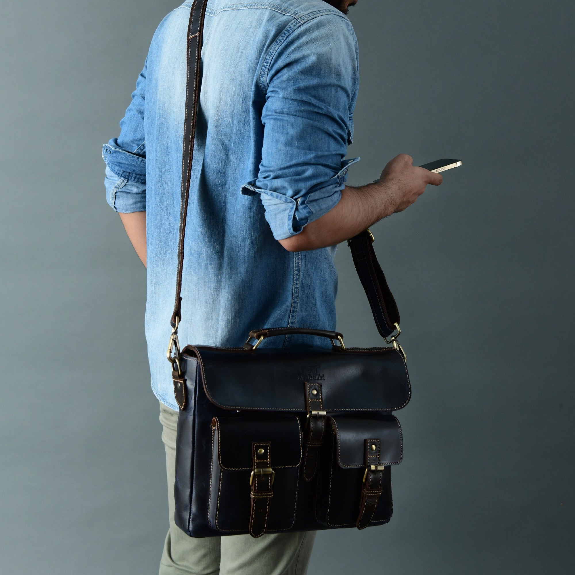 Panther Laptop Messenger Bag thumbnail 4