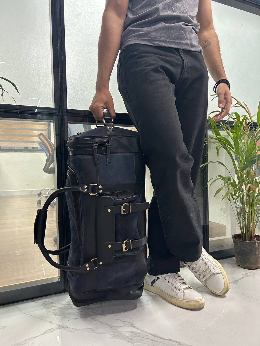 Leather Duffle Bag - Premium Quality and Versatility thumbnail 3