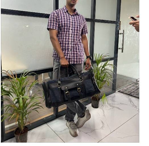 Leather Duffle Bag - Premium Quality and Versatility thumbnail 4