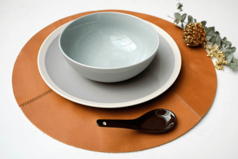 Round Leather Placemats Set thumbnail 2