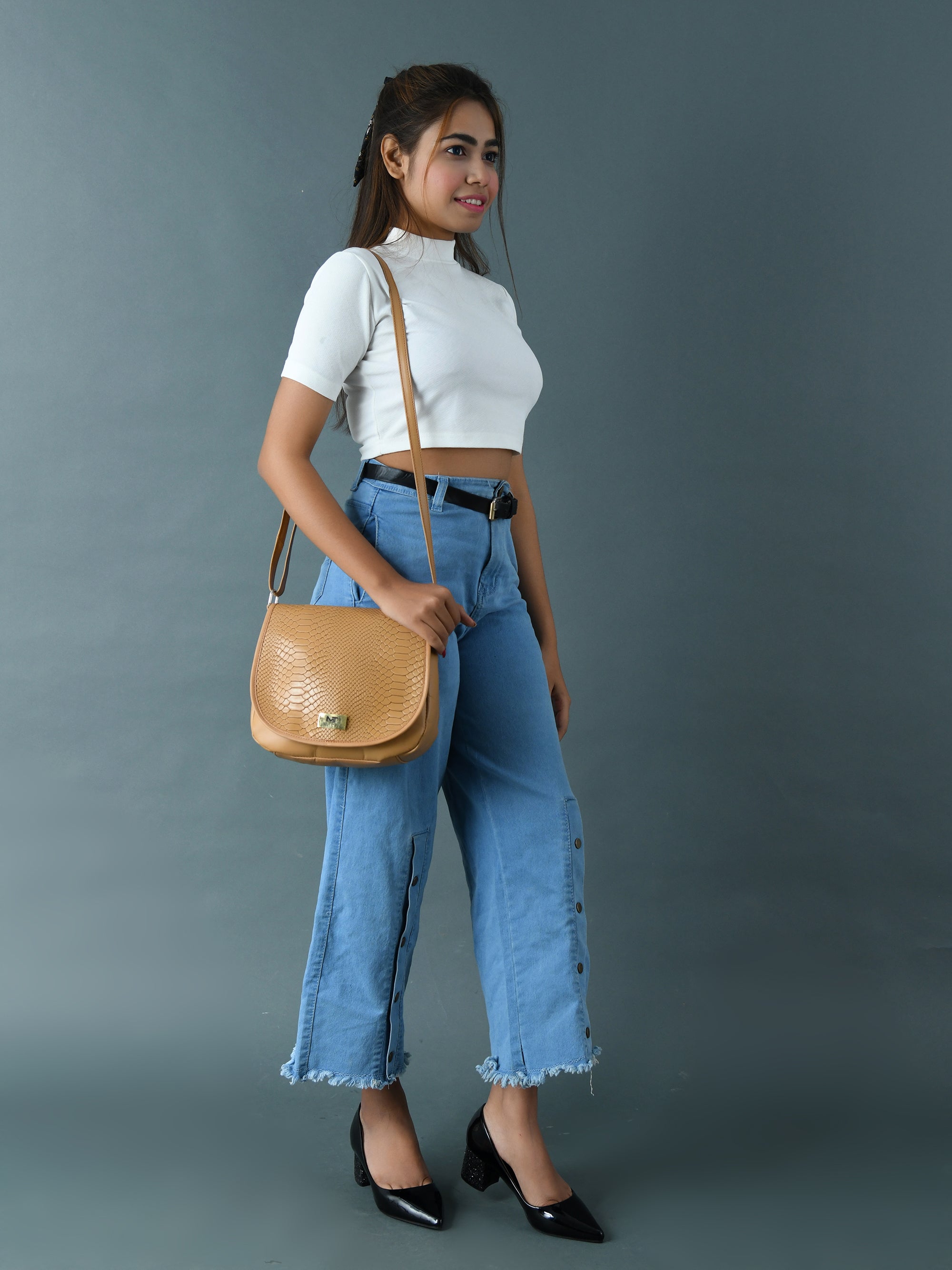 The Croco Satchel - Beige thumbnail 8