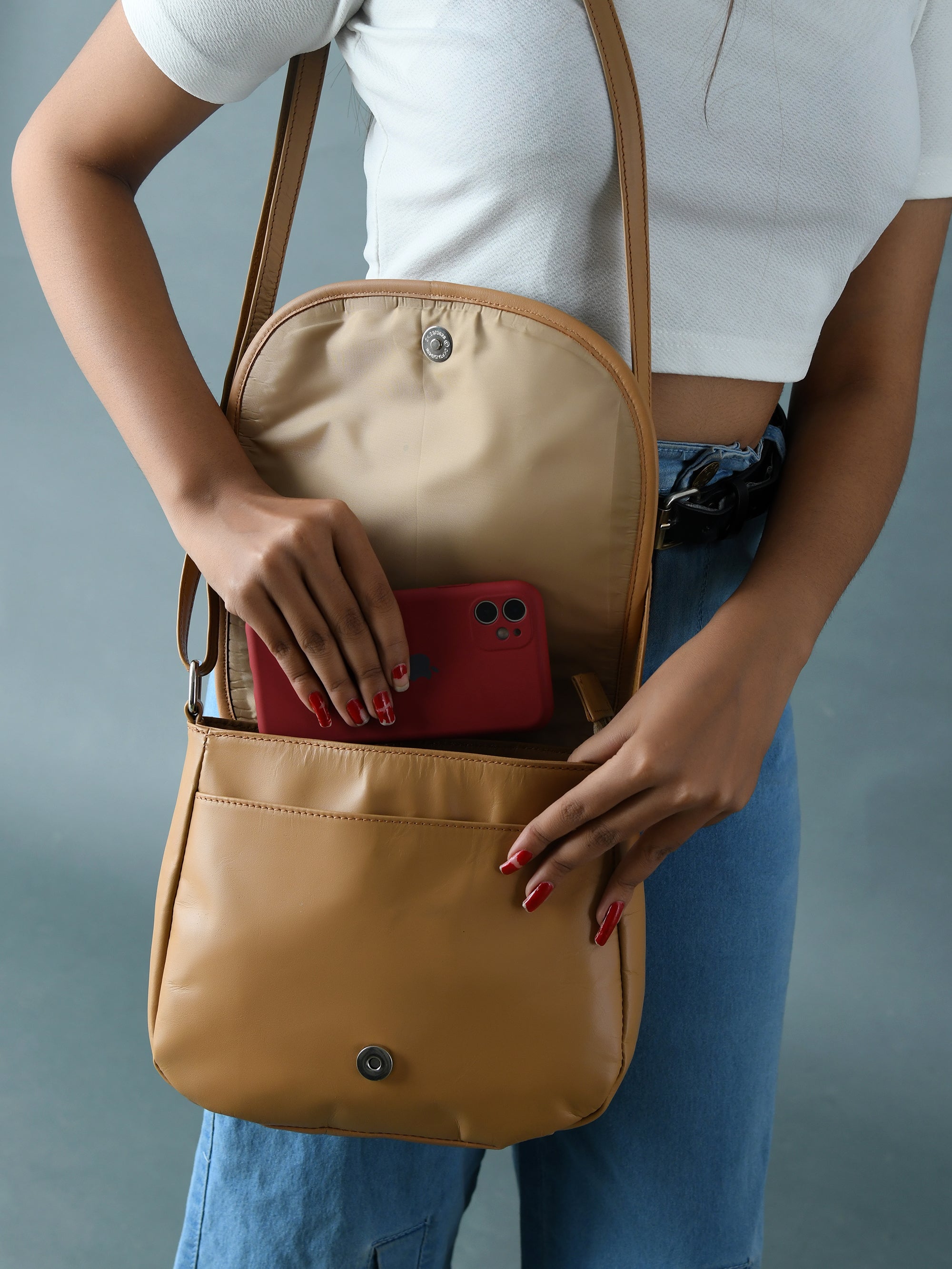 The Croco Satchel - Beige thumbnail 9