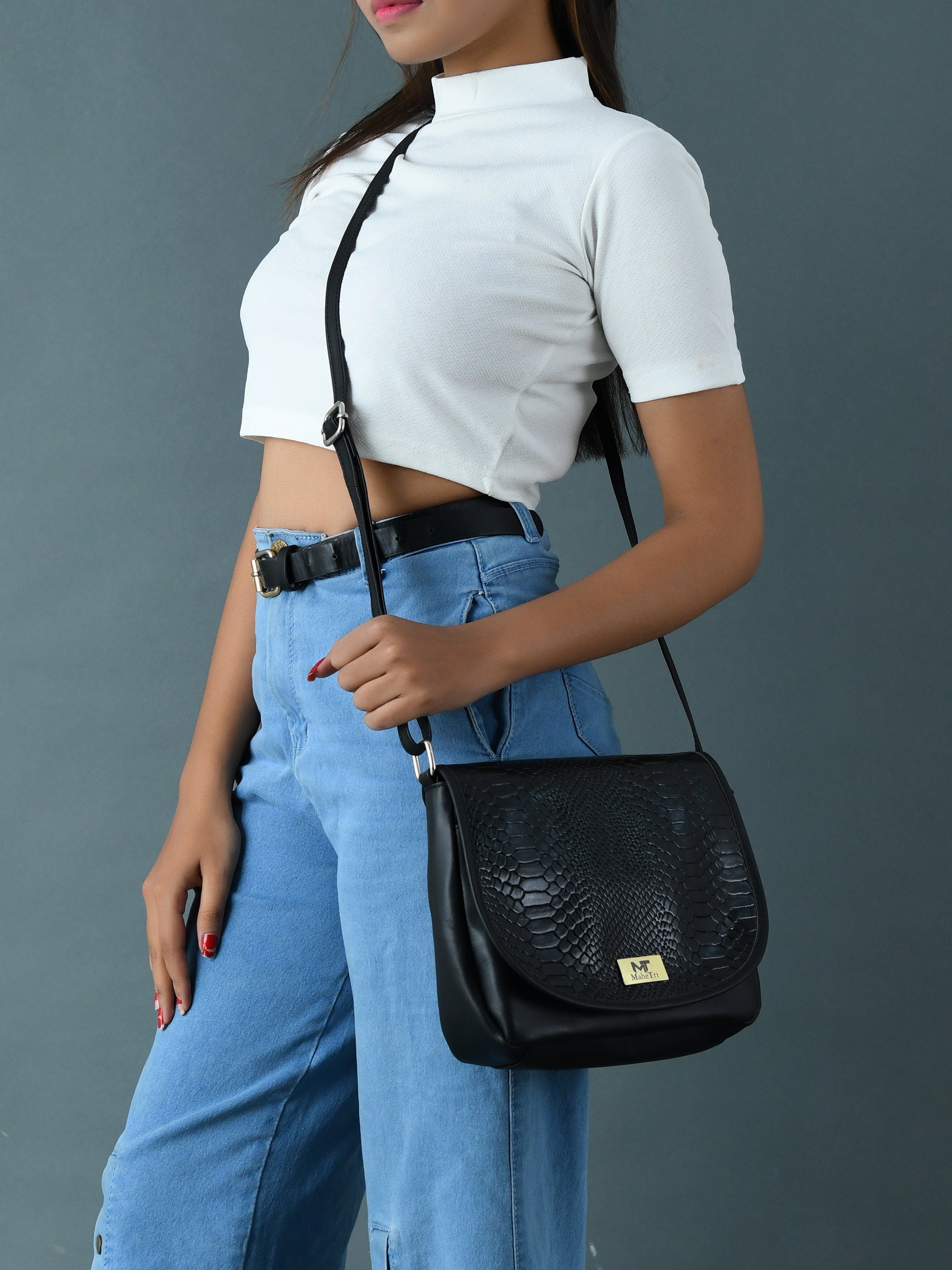 The Croco Satchel - Black thumbnail 8