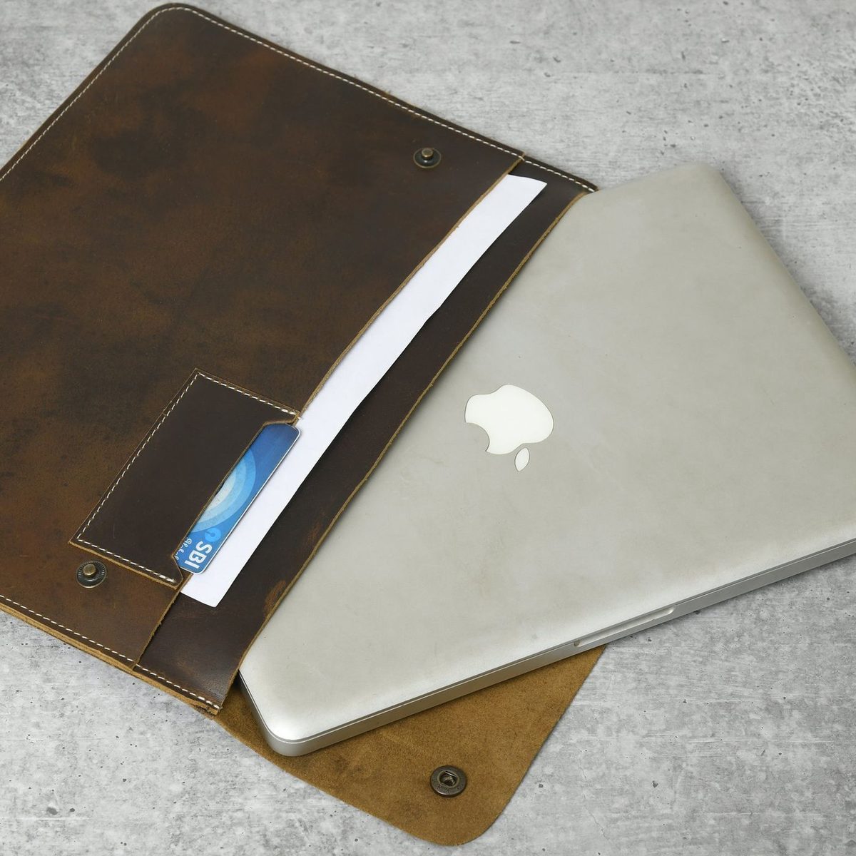 The Macbook Folio thumbnail 2