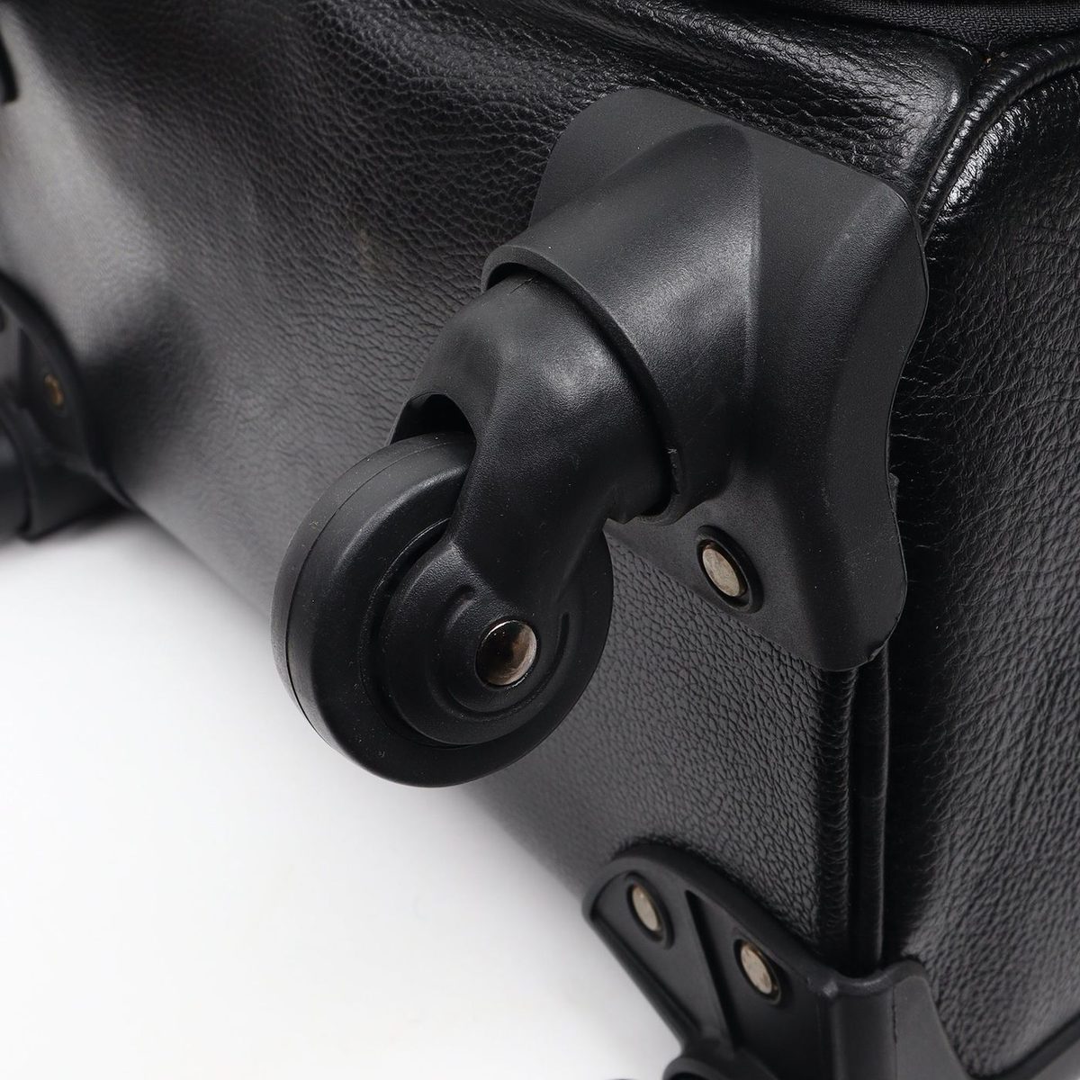 Timeless Black Leather Trolley Suitcase thumbnail 9