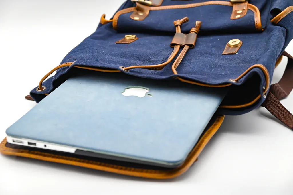 Vintage Leather Travel Bagpack thumbnail 3