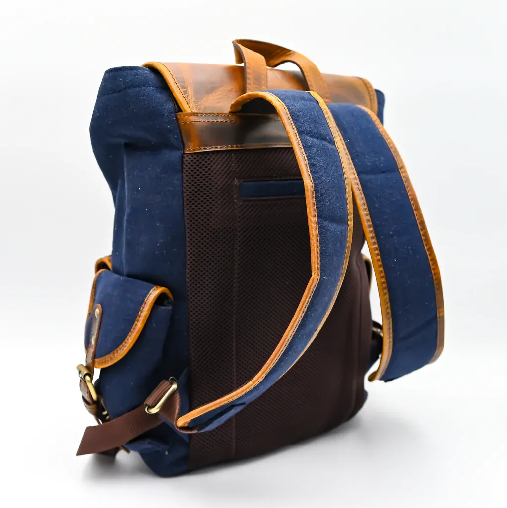 Vintage Leather Travel Bagpack thumbnail 6
