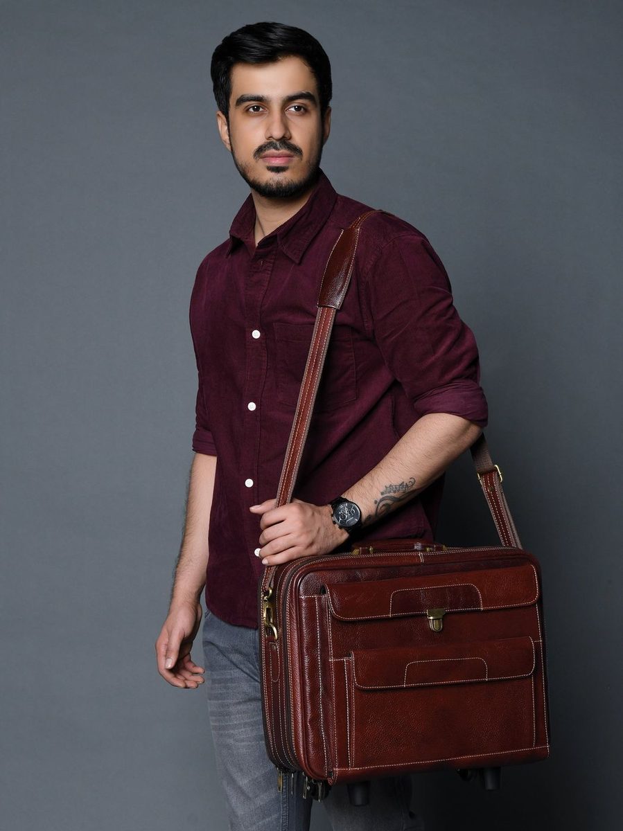 Wanderer Leather Trolly Suitcase Bag thumbnail 9