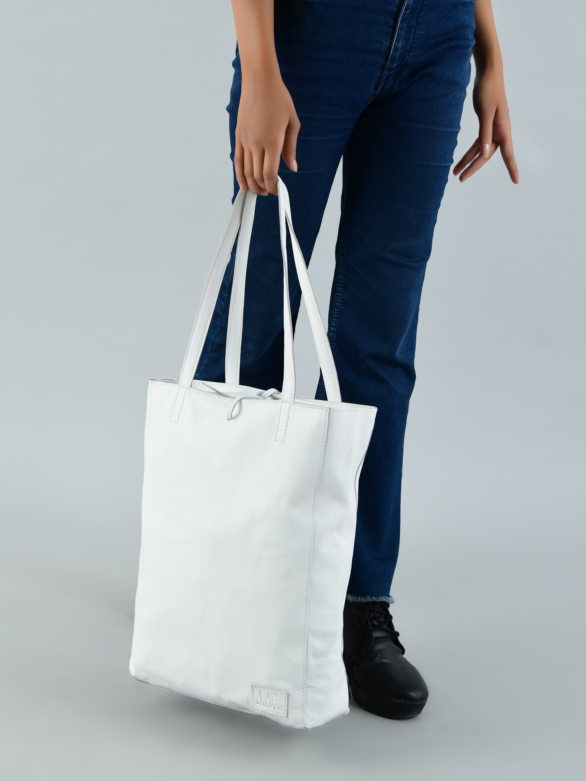 White Leather Shoulder Tote Bag thumbnail 5