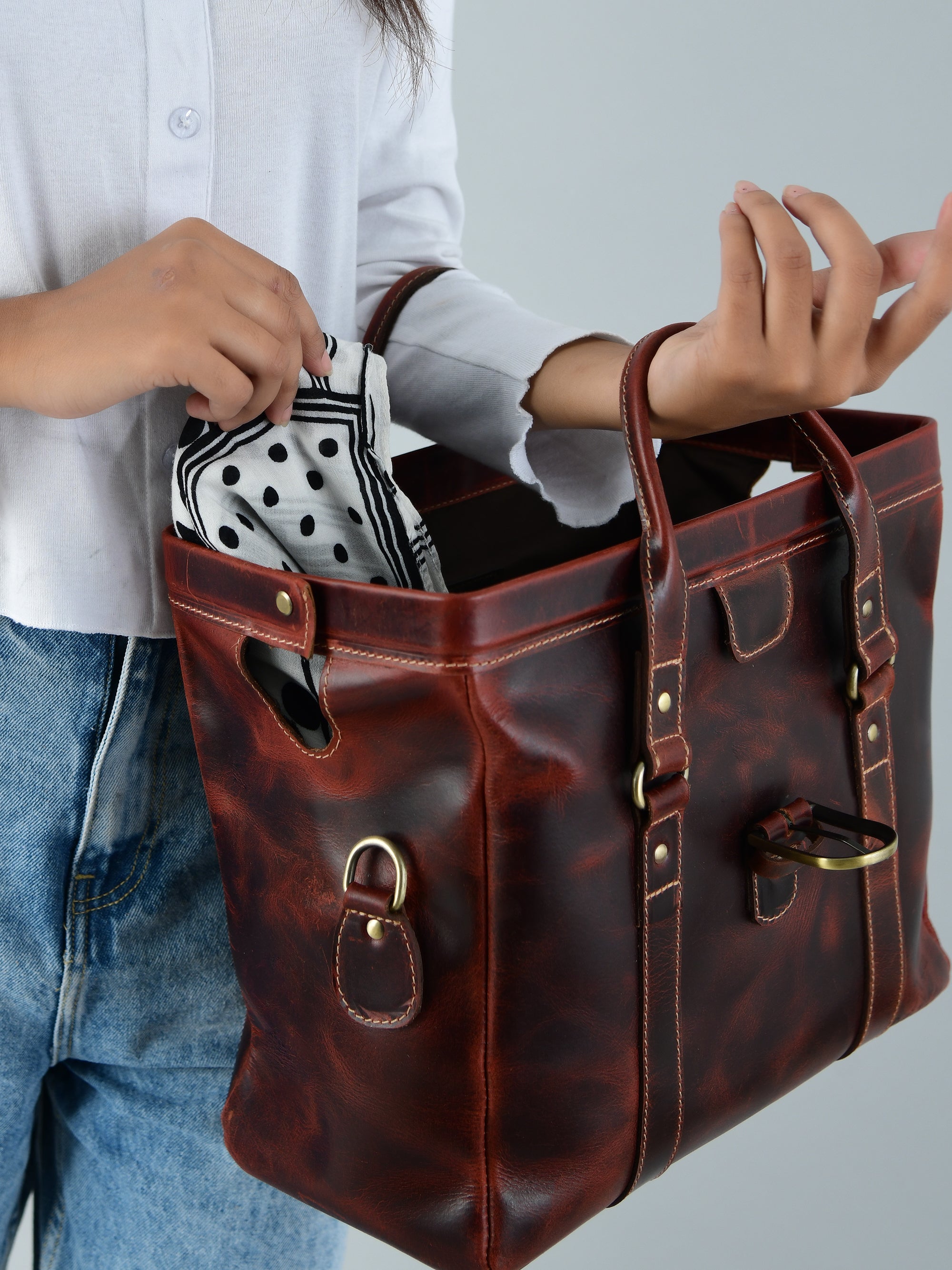 Wineberry Chic Handbag thumbnail 12